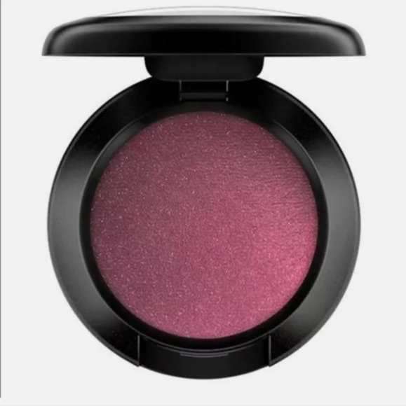 Mac Cranberry eyeshadow - Picture 3 of 10